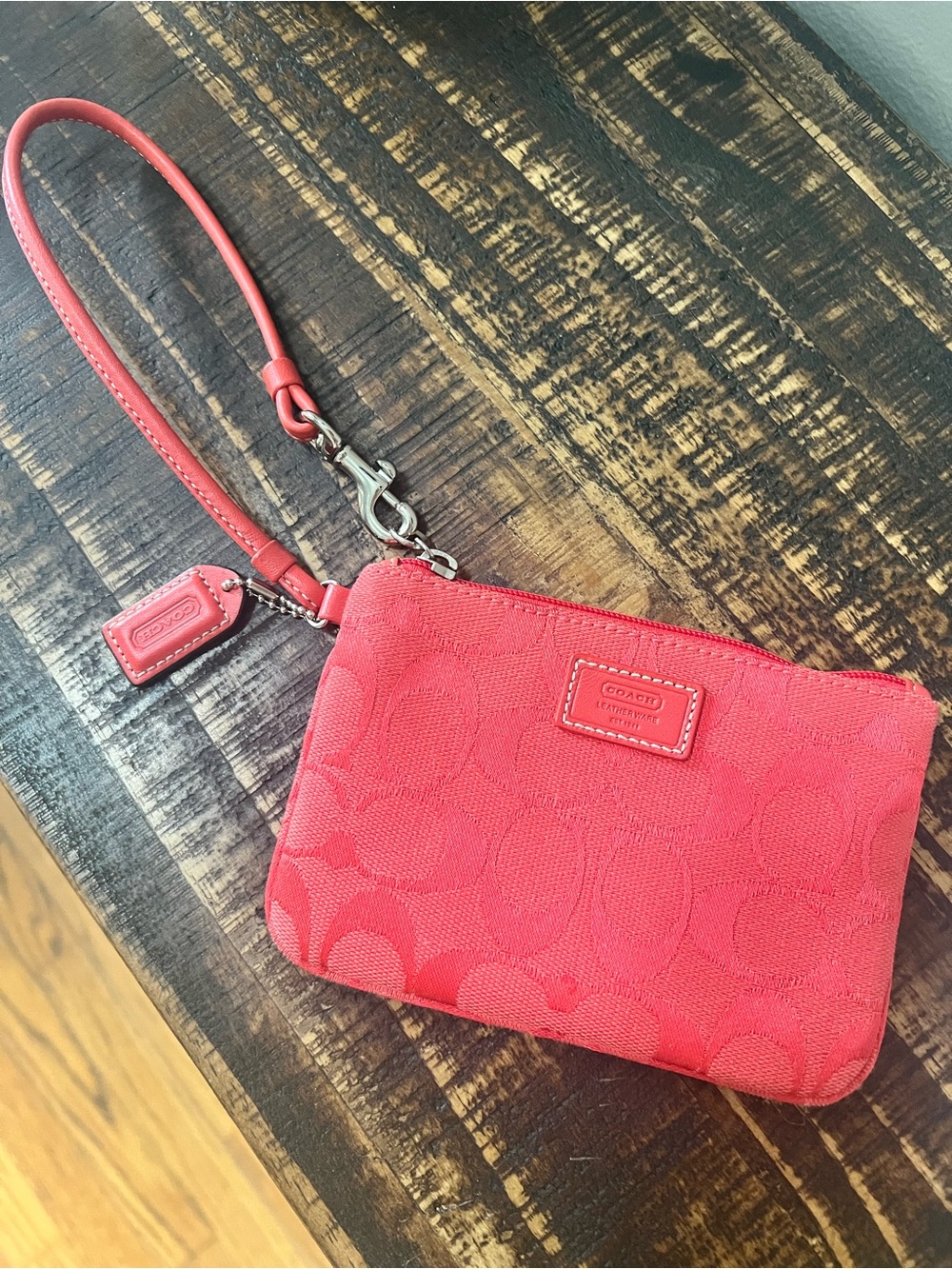 Coach Signature Wristlet - Coral Red